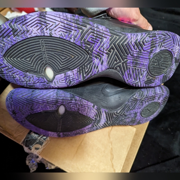 Nike Kyrie Irving fly trap Fierce Purple basketball size 11.5 black purple - Picture 5 of 15
